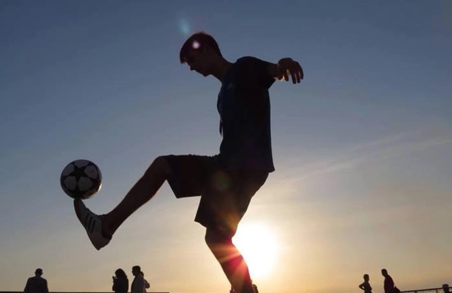 Cùng Keovip.us Tìm Hiểu Kỹ Thuật Tâng Bóng Đầy Hấp Dẫn 2 Các Bước Cơ Bản Để Luyện Tập Tâng Bóng